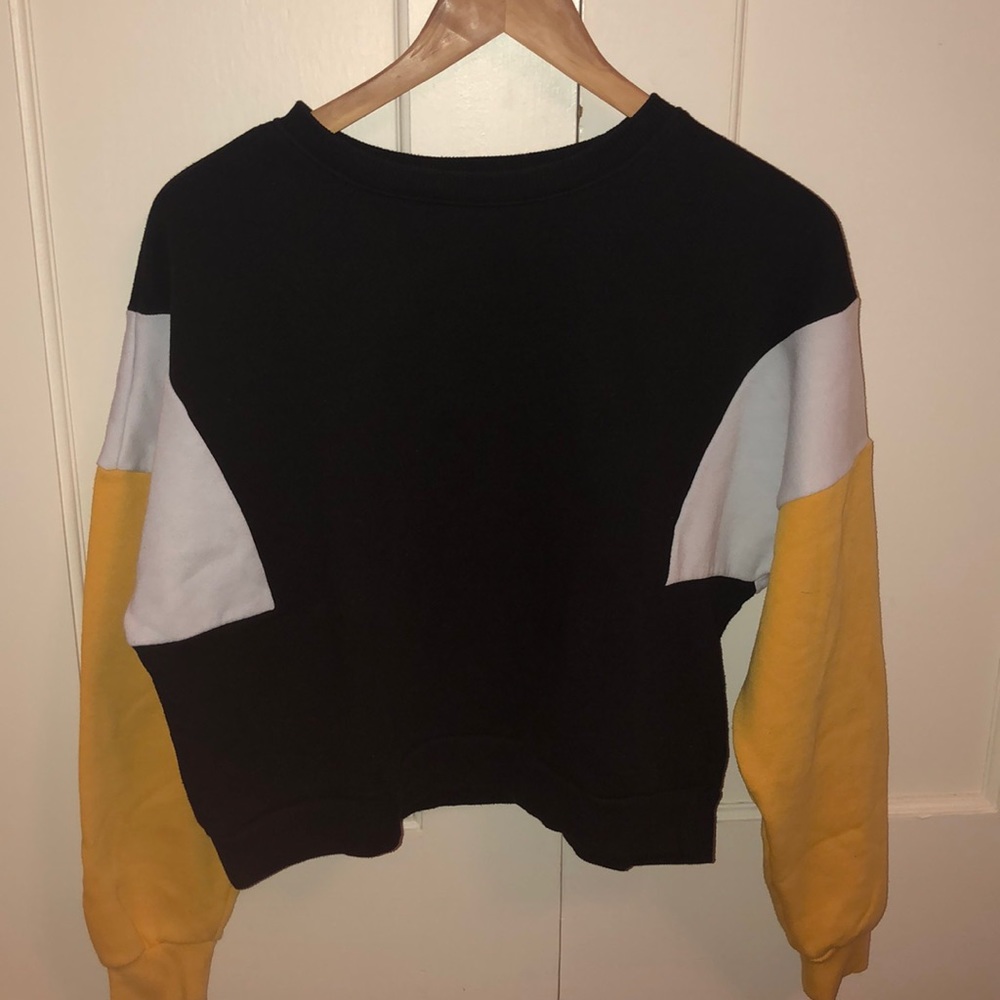 Black sweatshirt